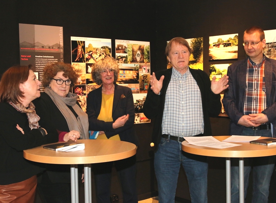 (Foto: HJKrieg, hl-studios, Erlangen): Eröffnung der Ausstellung „Vergessen im Süden“