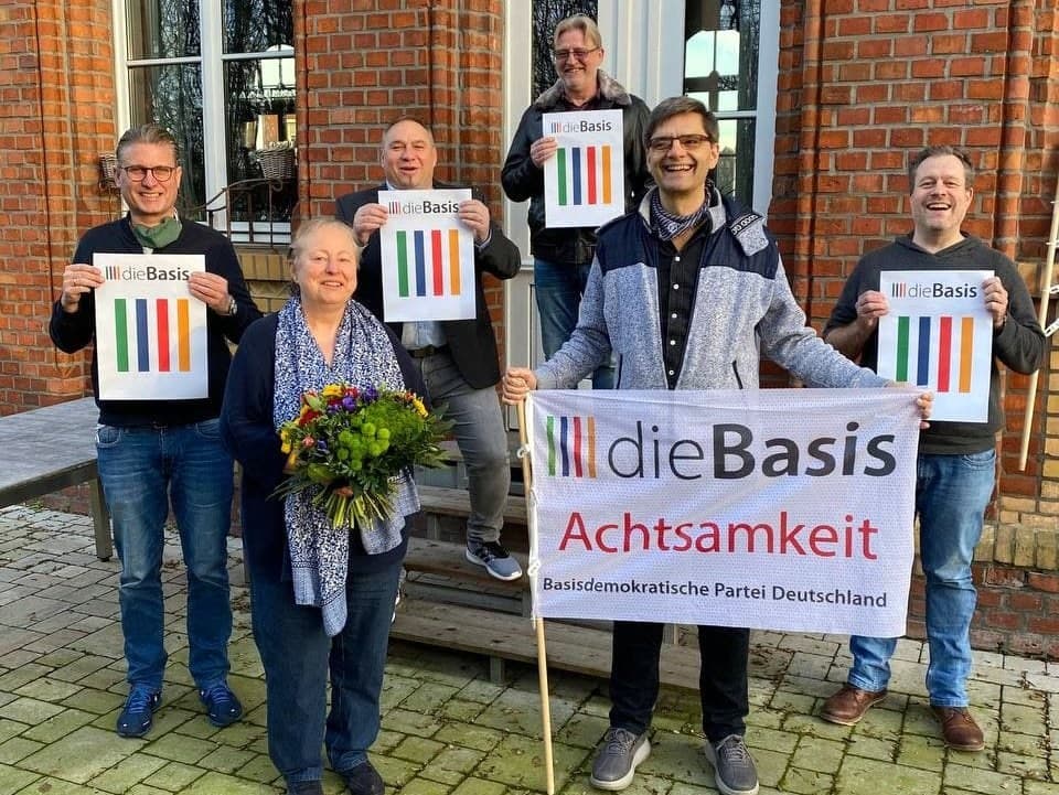 Personen auf dem Gründungsbild von links nach rechts: Thorsten Stöcker, Bärbel Benthaus, Ingo Smeets, Holger Hidde, Sven Günther (LV NRW), Mark Szostak