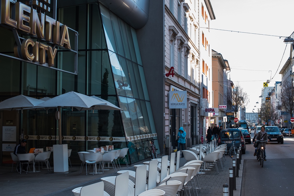 Einzigartige Eigentumswohnungen und neue Hartlauer-Filiale beleben die Einkaufsstraße in Linz-Urfahr.