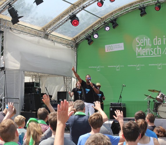 Martin Rietsch alias Sänger und Rapper 2schneidig engagiert sich vielfältig