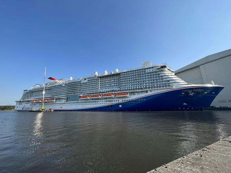 Die Carnival Jubilee am Ausrüstungskai der Meyer Werft. Foto: Carnival Cruise Line