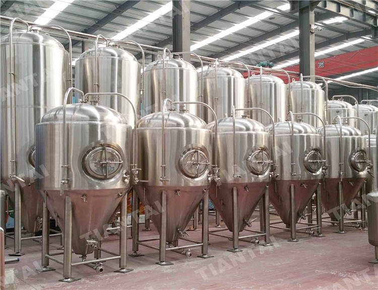 Macro Brewery Equipment