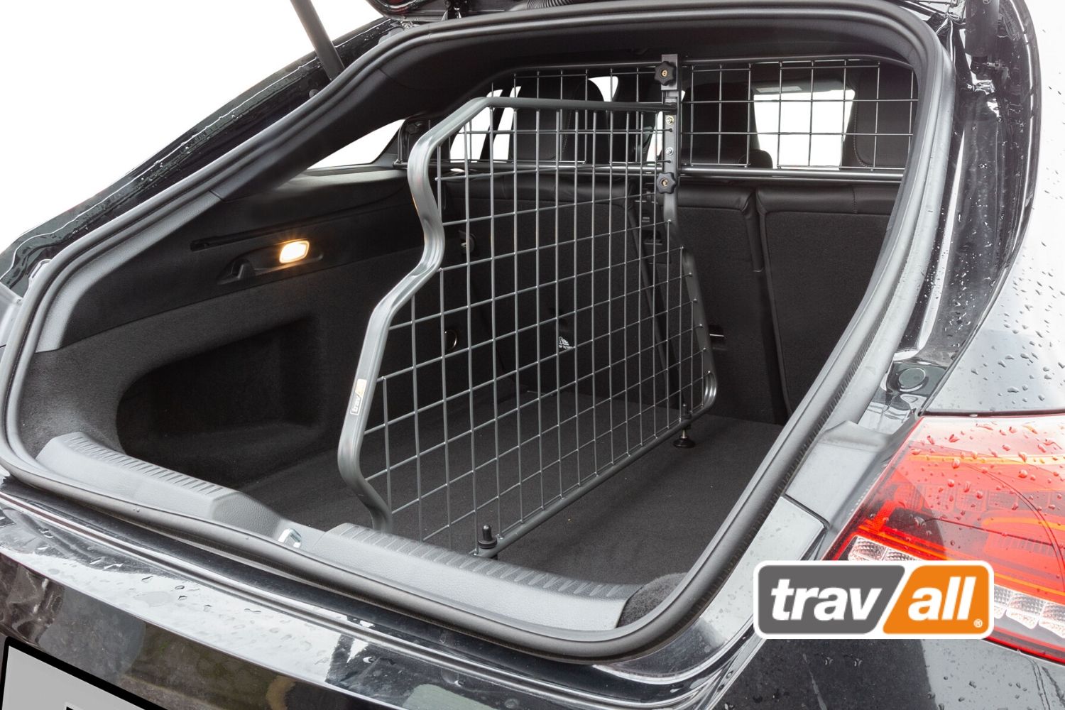 Travall hat ein neues Hundegitter für Mercedes CLA Shooting Brake auf den Markt gebracht. © Travall