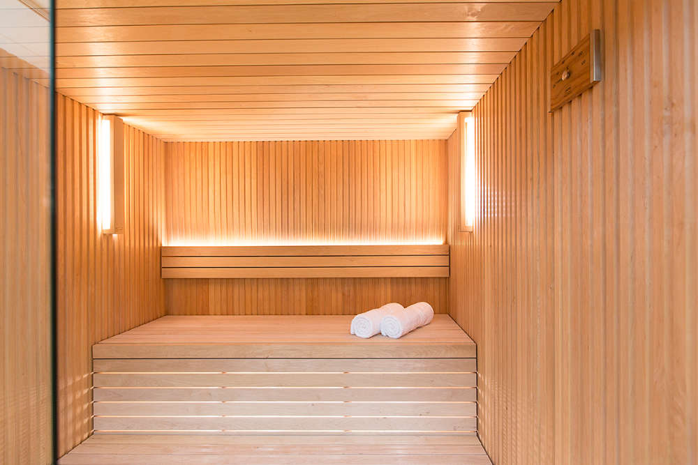 Die Wahl des Saunaholzes beeinflusst das Saunaerlebnis entscheidend mit.